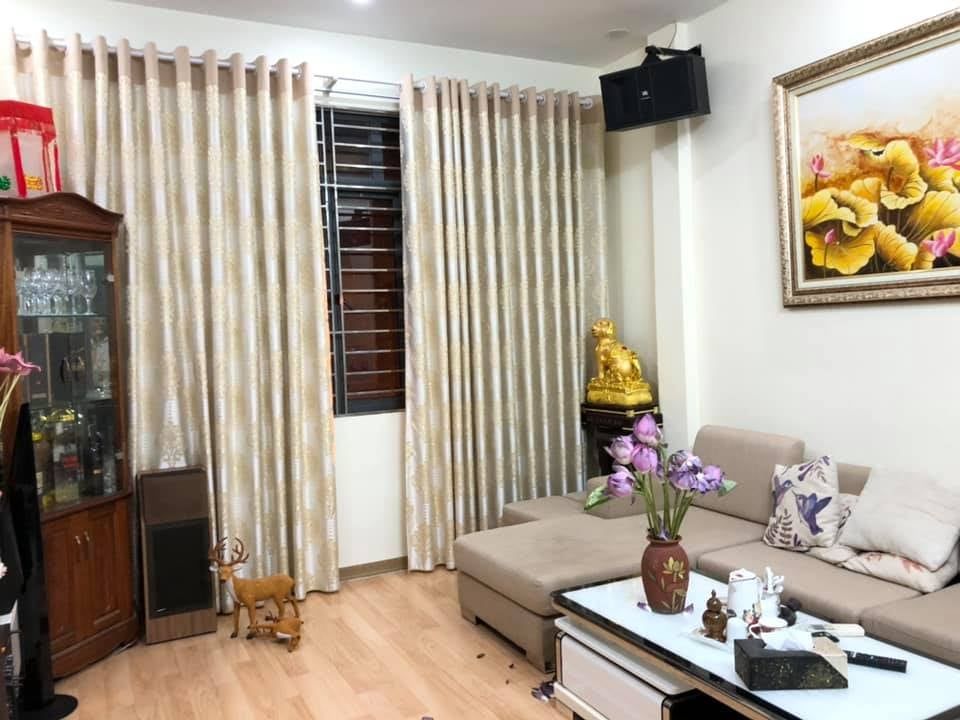 Chính chủ cần bán nhà phố Kim Giang, Hoàng Mai. Diện tích 45m, mặt tiền 4.4m, lô góc, 2 thoáng