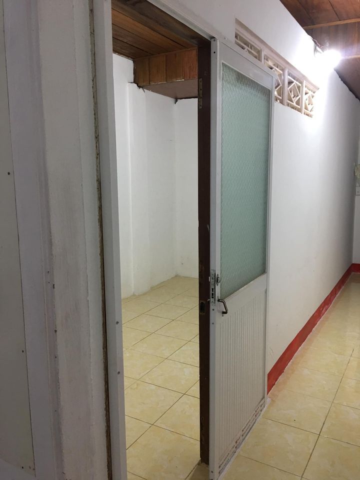Cho thuê nhà nguyên căn, 1 sân đậu xe, 1 pk, 1 pn có tolet, 1 bếp, 1 vs ngoài. Tổ 2, Nghĩa Thành