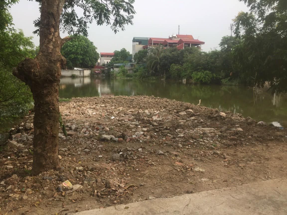 Bán Lô Đất ngay cạnh THPT Thanh Liêm A DT 100m2 giá hơn 7tr/m2. Khu phố xung quanh xầm uất