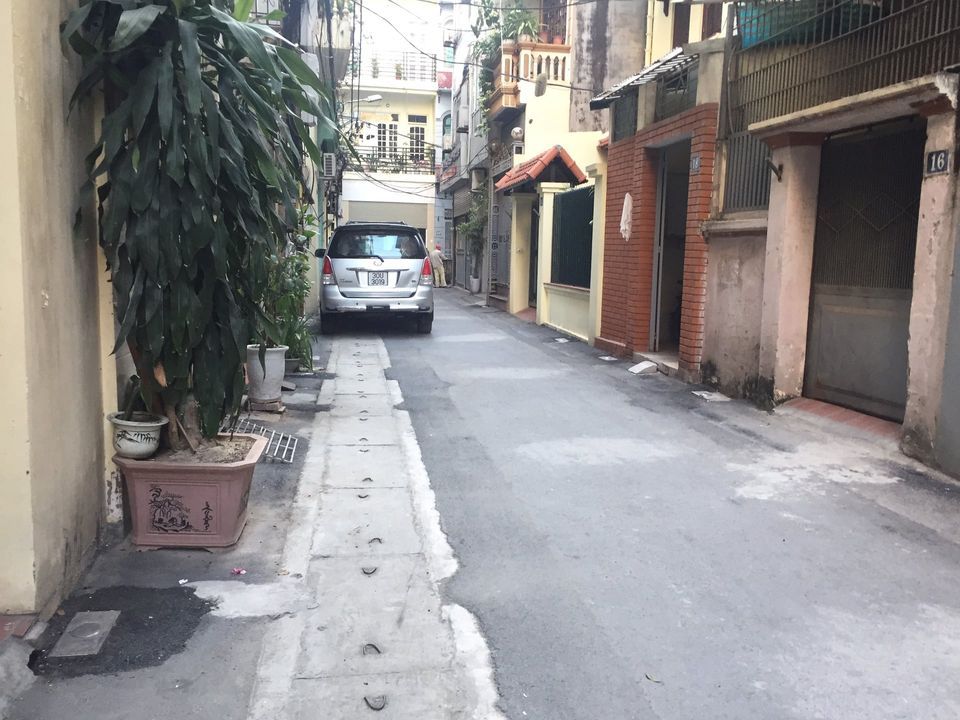 Cho thuê nhà nguyên căn tại Vương Thừa Vũ, Ngã Tư Sở Nhà 50m2x4t, 4 phòng ngủ