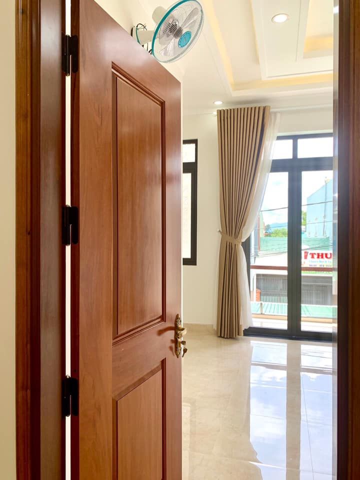 Bán Nhanh Nhà mặt tiền Huỳnh Thúc Kháng Hướng ĐÔNG BẮC Giá 2, xxx tỷ Dt 5,2m*20m