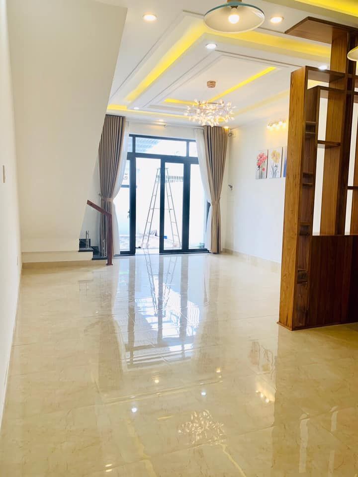 Bán Nhanh Nhà mặt tiền Huỳnh Thúc Kháng Hướng ĐÔNG BẮC Giá 2, xxx tỷ Dt 5,2m*20m