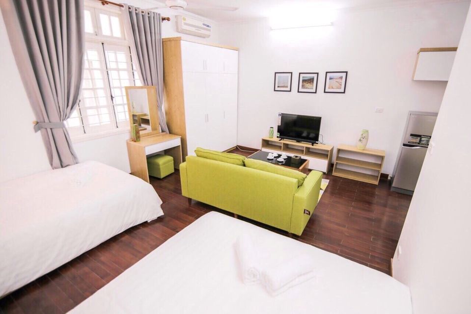 Cho thuê căn phòng hiện đại, view hồ Tây lộng gió tại Tô Ngọc Vân,Tây Hồ
