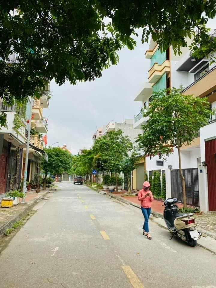 Cần bán đât LK hướng Tây tứ trạch mặt đường đô thị rộng 10.50m gần ngã tư Thanh Bình Trần văn Giáp