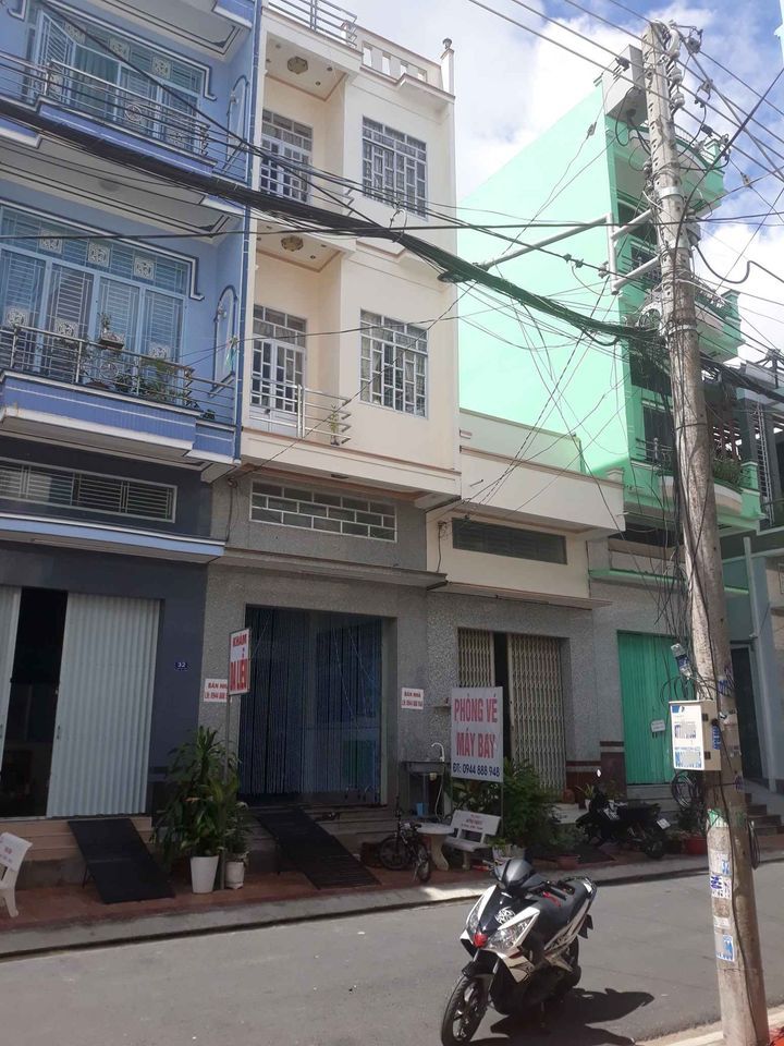 Bán Nhà Hai lầu, một trệt ,3 phòng , một hội trường Phường 1, trung tâm thành phố Vị Thanh.