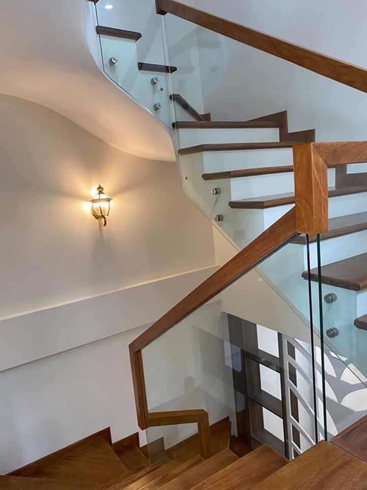 BÁN NHÀ MỚI HOÀNG NHƯ TIẾP LONG BIÊN Diện tích 50m2-mt:7m -5 tầng Nhà mới vừa hoàn thiện xong