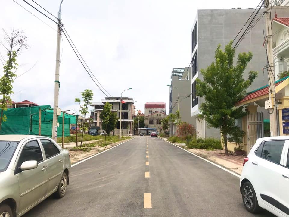 BÁN GẤP 2 Lô ĐẤT LIỀN KỀ Vị TRÍ KD nằm ngay trung tâm tp Lạng Sơn,giao Thông thuận tiện DT 90m2