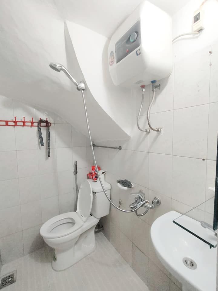 BÁN NHANH NHÀ PHÂN LÔ PHỐ LÊ TRỌNG TẤN QUẬN THANH XUÂN LÔ GÓC, NGÕ TRƯỚC NHÀ GẦN 3M