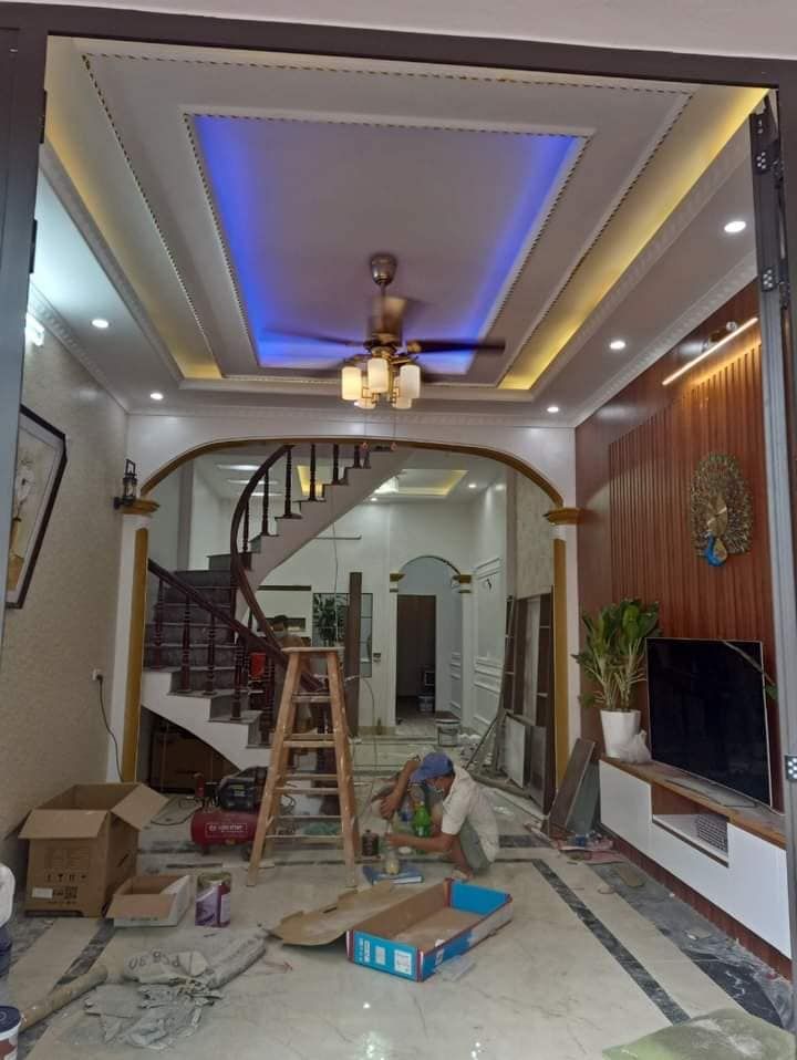 Bán Nhà mặt đường khu TDC Trần Quang Khải Diên tích 64m2 Mặt 4m Vỉa hè 3m Hướng tây nam