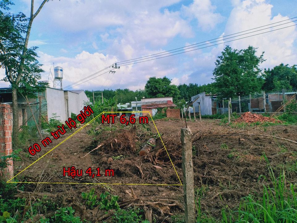 Cần bán đất đường Nguyễn Nhạc Phường Ngô Mây Diện tích 6.6 x 60m(Hậu 4,1m), đất sạch bao quy hoạch