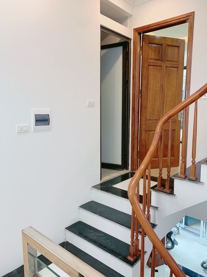 Bán Nhà 4 tầng Tu Hoàng Phương Canh Nam Từ Liêm Diện tích 34m² Nhà 2 mặt tiền Đối diện ĐH CN