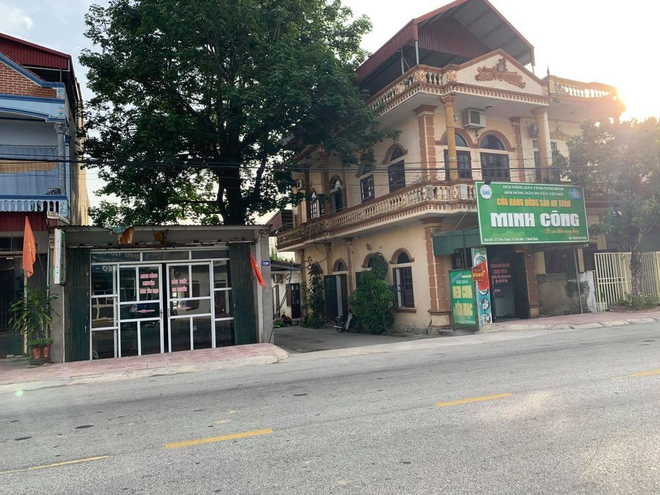 bán gấp lô đất ở trung tâm TT Yên Thịnh trên trục đường 12b hướng nam đối diện ngân hàng Vietinbank