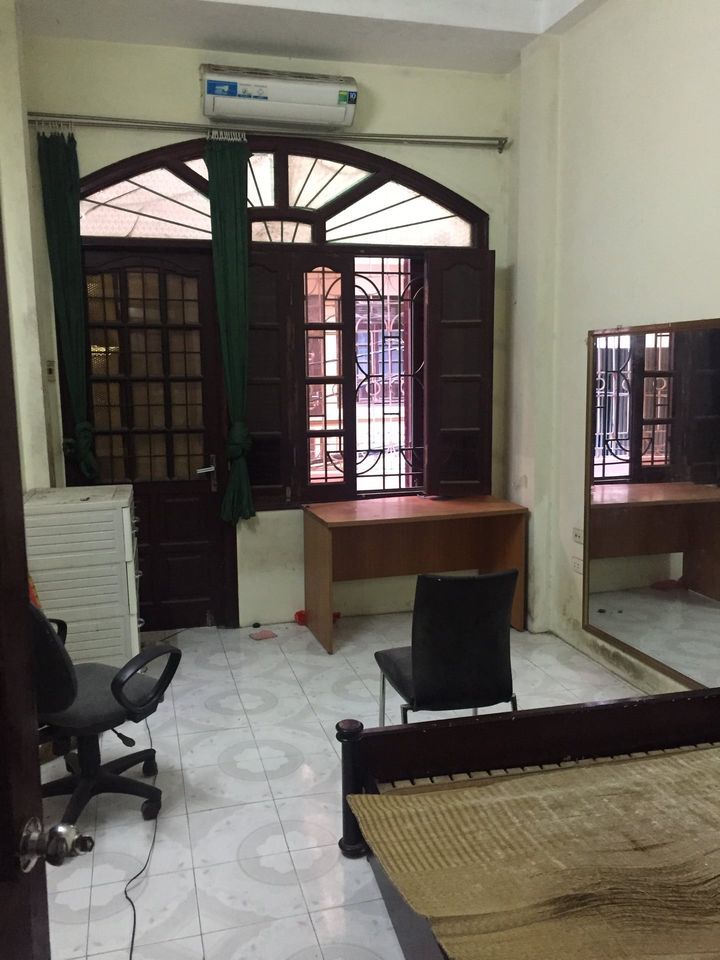 Cho thuê nhà nguyên căn tại Vương Thừa Vũ, Ngã Tư Sở Nhà 50m2x4t, 4 phòng ngủ