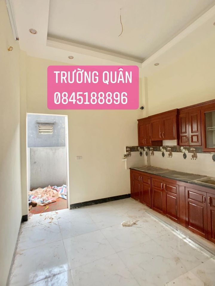 Bán nhà 61㎡ sân cổng Nguyễn Bính Văn Cao Ngõ nông rộng ngay gần đường, thiết kế sân trước sân sau