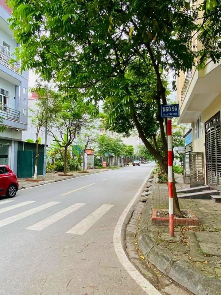 Cần bán đât LK hướng Tây tứ trạch mặt đường đô thị rộng 10.50m gần ngã tư Thanh Bình Trần văn Giáp