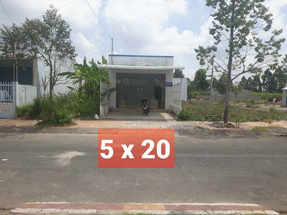 Cần bán gấp nhà đường Triệu Quang Phục, khu dân cư Phường 5, Tp. Vị Thanh, Hậu Giang. DT 5 * 20