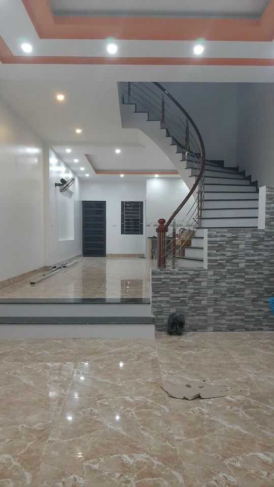 BÁN NHÀ 4 TANG LÊ THIẾT HÙNG B6 LÀO CAI
