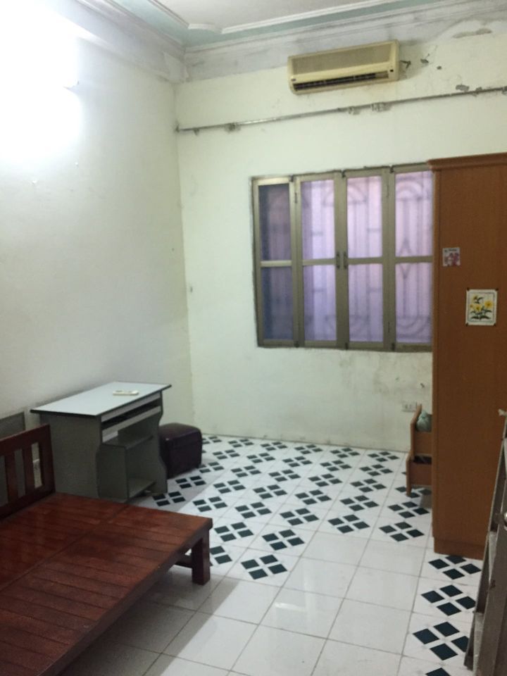 Cho thuê nhà nguyên căn tại Vương Thừa Vũ, Ngã Tư Sở Nhà 50m2x4t, 4 phòng ngủ