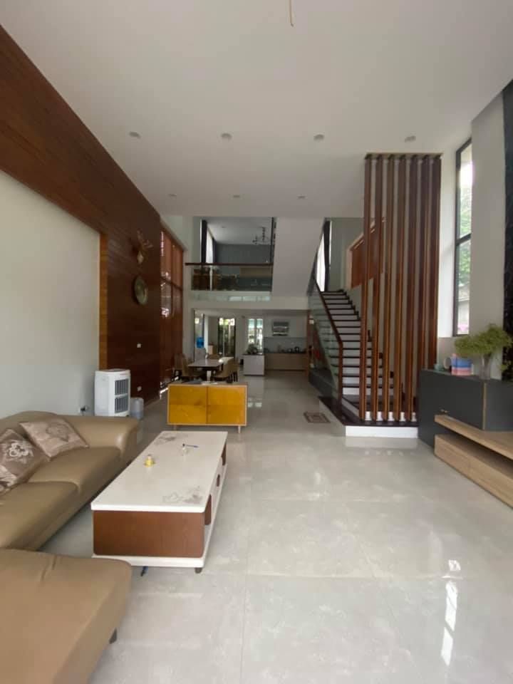 gia đình cần bán căn nhà cực đẹp mặt đường lớn đường Phố Hương, p. Trung Thành Thái Nguyên