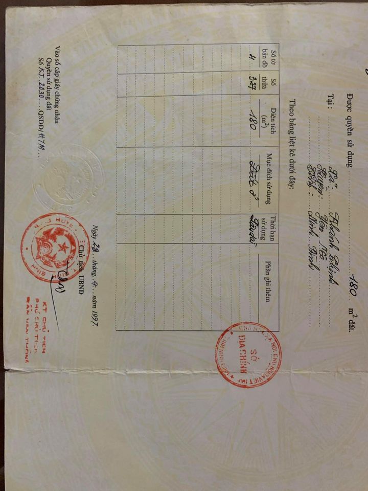 bán gấp lô đất ở trung tâm TT Yên Thịnh trên trục đường 12b hướng nam đối diện ngân hàng Vietinbank
