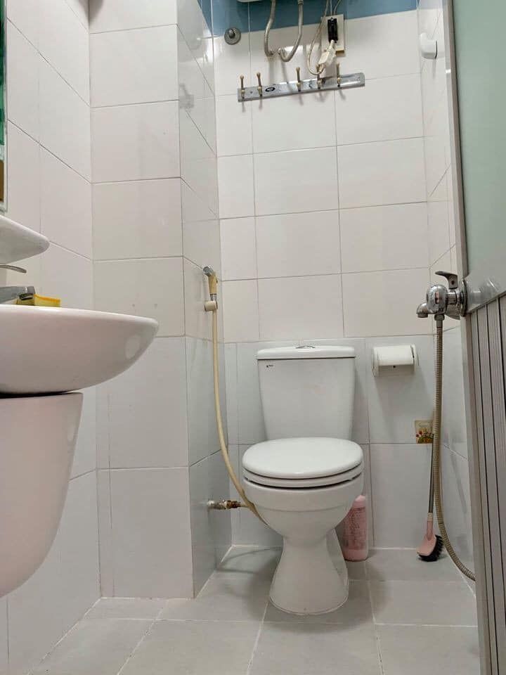 Mình cho thuê nhà ngõ 204D đội cấn, ba đình, hà nội diện tích 28m2 x 5 tầng thiết kế 3 pn, pk, bếp