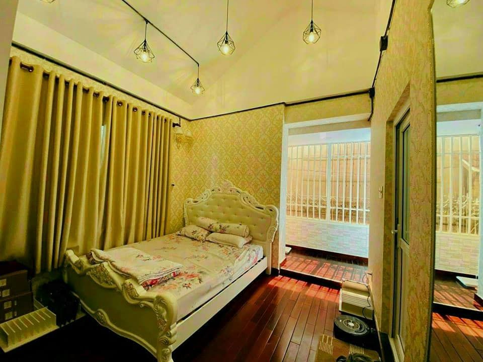Penthouse tuyệt đẹp rộng 200m2 Chung Cư H.1 phường 9 đường Hoàng Diệu, Quận 4, TPHCM. Nhà 92m2.