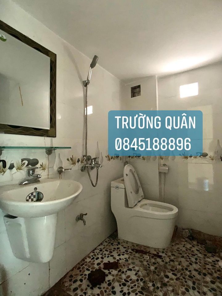 Bán nhà 61㎡ sân cổng Nguyễn Bính Văn Cao Ngõ nông rộng ngay gần đường, thiết kế sân trước sân sau