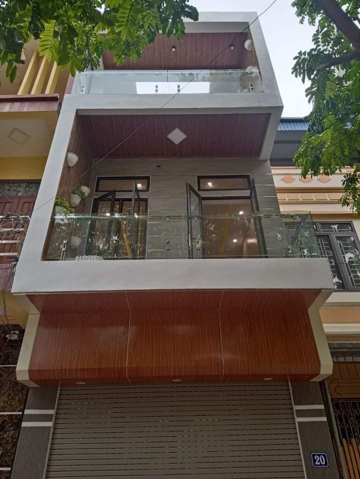 Bán Nhà mặt đường khu TDC Trần Quang Khải Diên tích 64m2 Mặt 4m Vỉa hè 3m Hướng tây nam
