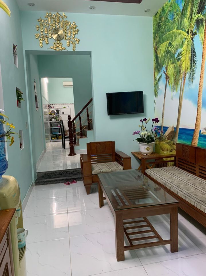 Cần bán nhà 3 tầng khu 18, phường Ngọc châu còn mới đẹp long lanh. Gia chủ xây bằng cả tâm huyết