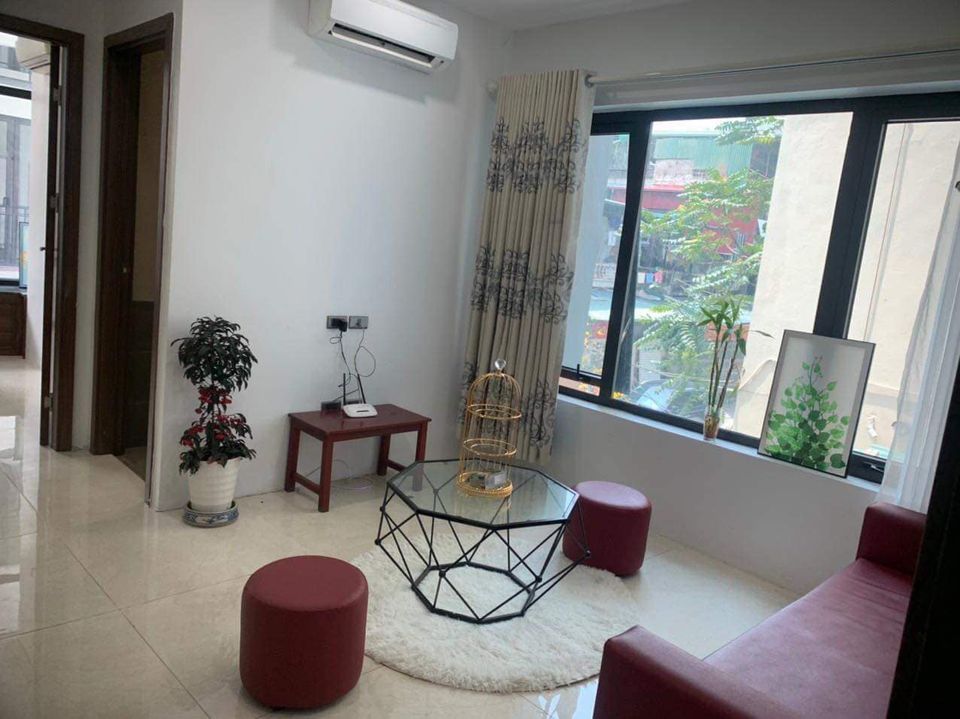 Chính chủ cho thuê căn hộ cực đẹp phố Giang Văn Minh có ban công cực thoáng mát nhé DT 80m