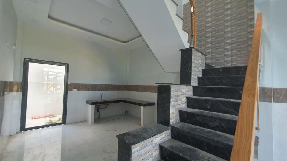 Bán gấp căn nhà Hưng Long Bình Chánh Diện tích 4,5 x 18m sổ hồng công nhận đủ Thiết kế 1 trệt 1 lầu