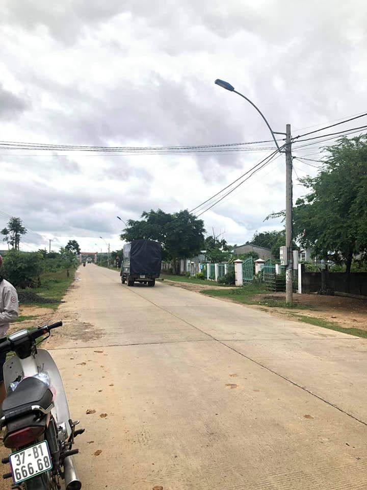 Bán Đất thôn 5 xã Đoàn Kết, đầu cầu Đăk Tía. Diện tích 6 × 100m tóp hậu thổ cư 82m2