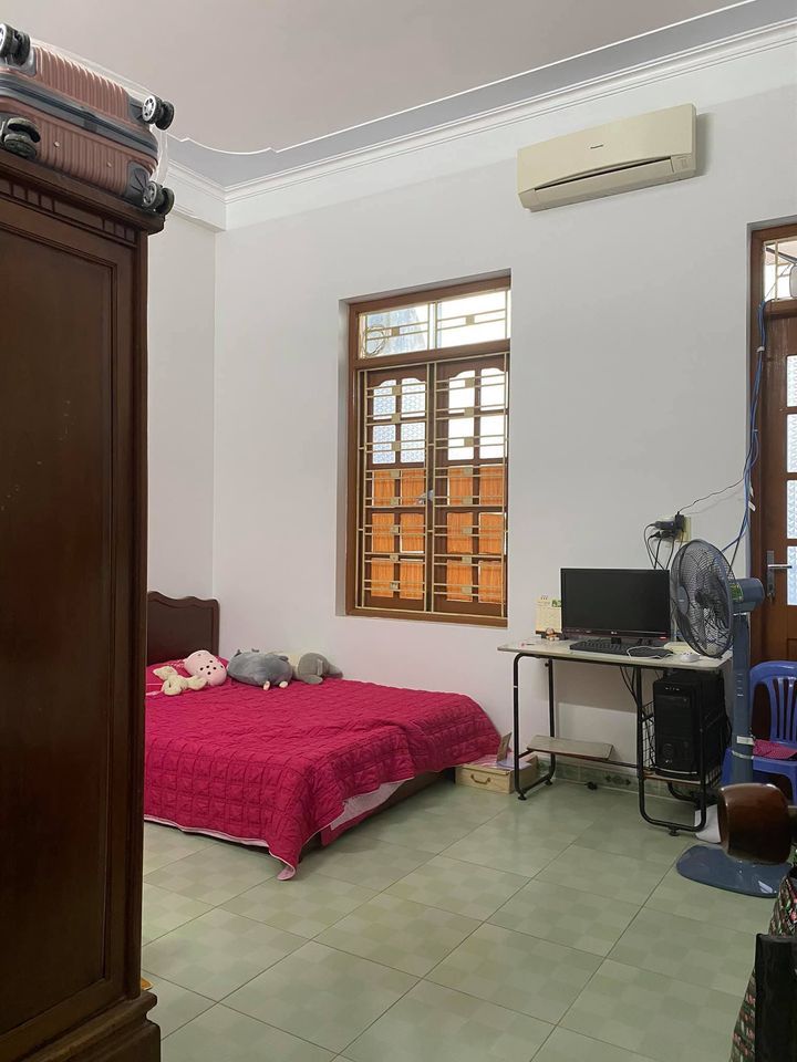 Bán nhà 3 tầng xây dụng kiên cố chắc chắn cách phố chính bồ xuyên chỉ tầm 20m, ngõ trước nhà 3,54m