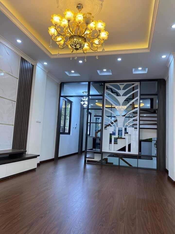 BÁN NHÀ MỚI HOÀNG NHƯ TIẾP LONG BIÊN Diện tích 50m2-mt:7m -5 tầng Nhà mới vừa hoàn thiện xong
