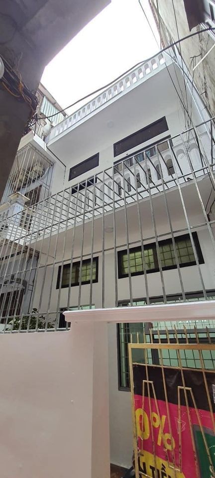 NHỈNH 60 TRIỆU/M2, BÁN ĐẤT TẶNG NHÀ TRUNG TÂM QUẬN THANH XUÂN Chính Kinh 45m 2 tầng 4.5 mặt 3.1 tỷ