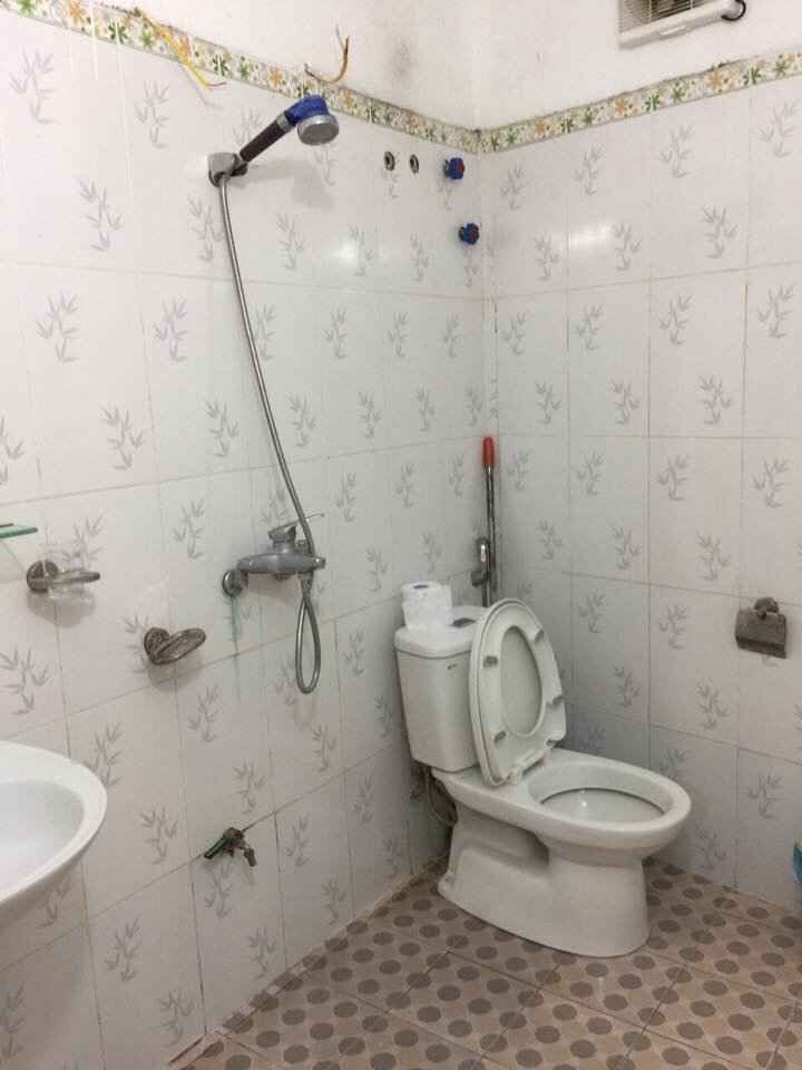 Cho thuê nhà mặt đường Lê Đức Thọ Cách UBND phường Quyết Thắng 100 m Diện tích 130 m2