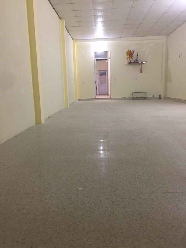 Cho thuê nhà mặt đường Lê Đức Thọ Cách UBND phường Quyết Thắng 100 m Diện tích 130 m2