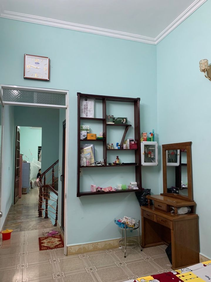 Cần bán nhà 3 tầng khu 18, phường Ngọc châu còn mới đẹp long lanh. Gia chủ xây bằng cả tâm huyết