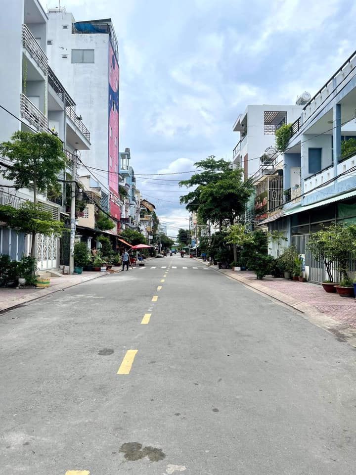 Bán nhà Đông Hồ 29m2 2 lầu ngang 3m8 dài 7m5 2tỷ5 Phường 4 Quận 8