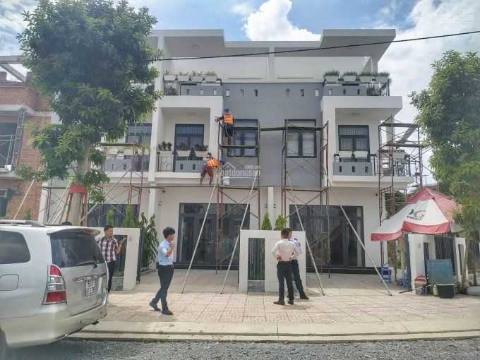 Tôi cần bán nhà phố gần MT đường 30m, đường Hoàng Phan Thái , 1T 2L, 80m2, sổ hồng riêng, chỉ 1.4 t