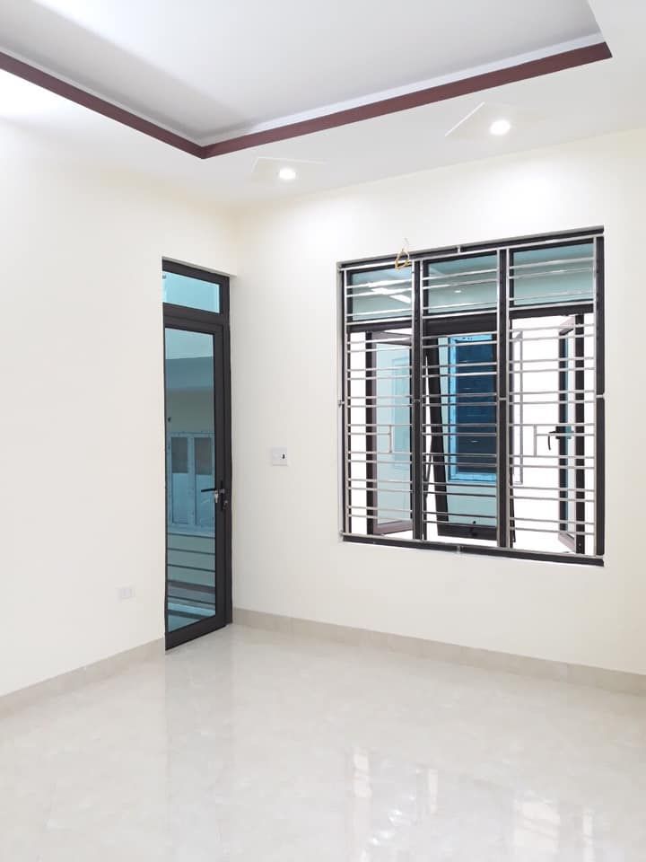 Chính chủ gửi bán 2 căn nhà 3 tầng đang hoàn thiện trung tâm phường Kỳ Bá Hướng đông nam