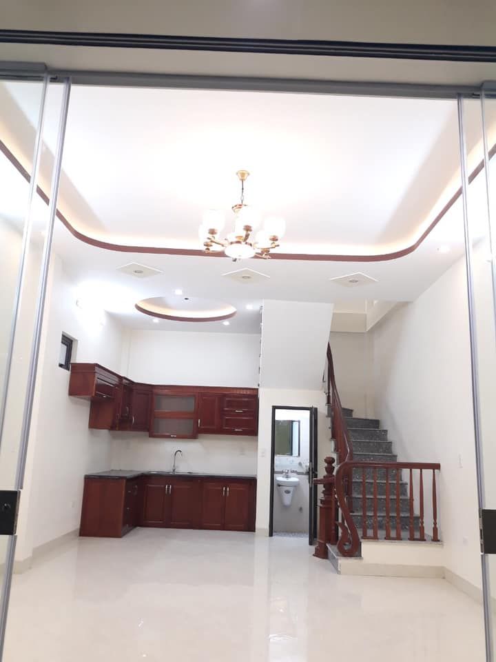 Chính chủ gửi bán 2 căn nhà 3 tầng đang hoàn thiện trung tâm phường Kỳ Bá Hướng đông nam