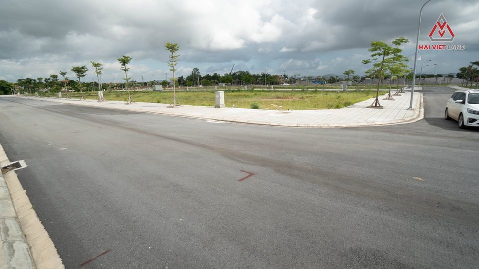 ĐẤT NỀN SỔ HỒNG LUÔN ĐƯỢC SĂN LÙNG ĐẦU TIÊN. nút giao cao tốc Vân Đồn Móng Cái