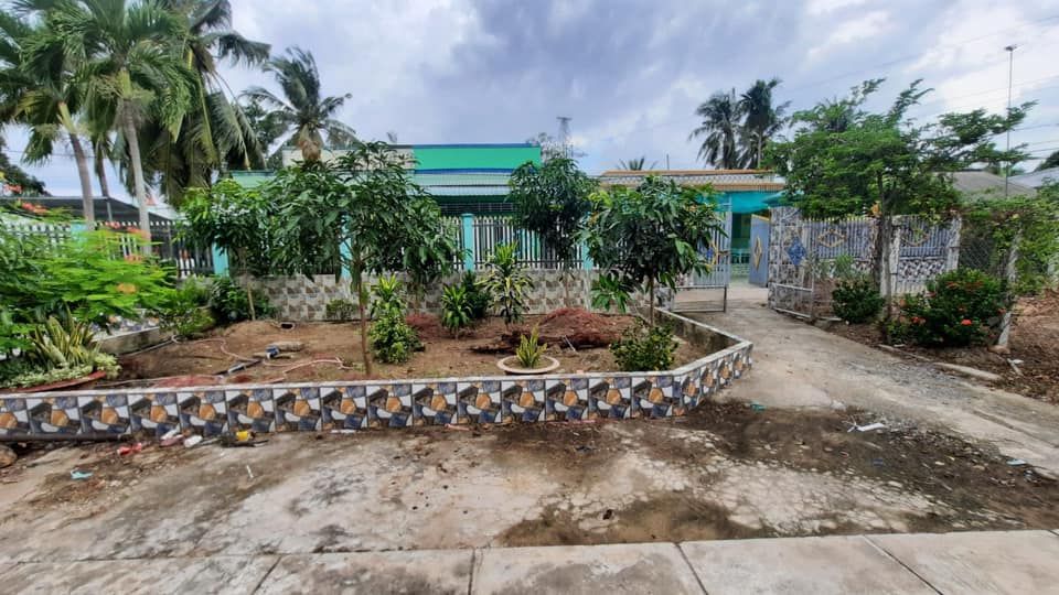 Cần bán gấp đất và nhà Vị trí: ấp Chợ Trung An Mỹ Tho TG Dt 12,59 x 49,76 tổng dt 630,9m2
