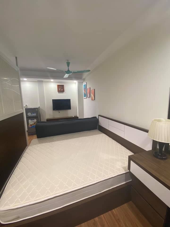 Cho Thuê căn studio Ngõ 445 Lạc Long Quân Tây Hồ Diện tích 30m2 Nội thất điều hoà nóng lạnh