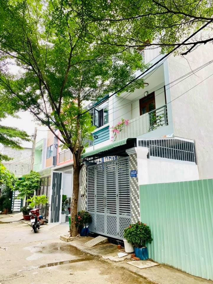 BÁN LÔ ĐẤT GÓC MẶT TIỀN SIÊU ĐẸP GIÁP GÒ VẤP NGAY NGÃ TƯ GA CÁCH NHÀ HÀNG DU LỊCH BẾN XƯA 800m