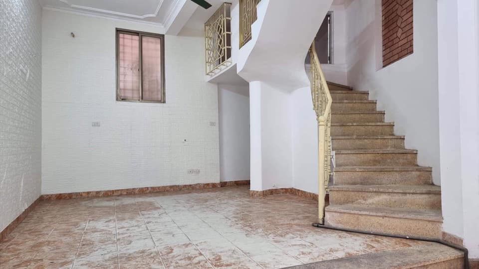 Bán nhà Ngõ 168 Hào Nam 35m,3 tầng 2.9 tỷ Đống Đa