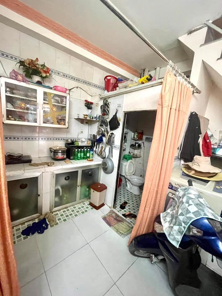 Bán nhà Đông Hồ 29m2 2 lầu ngang 3m8 dài 7m5 2tỷ5 Phường 4 Quận 8
