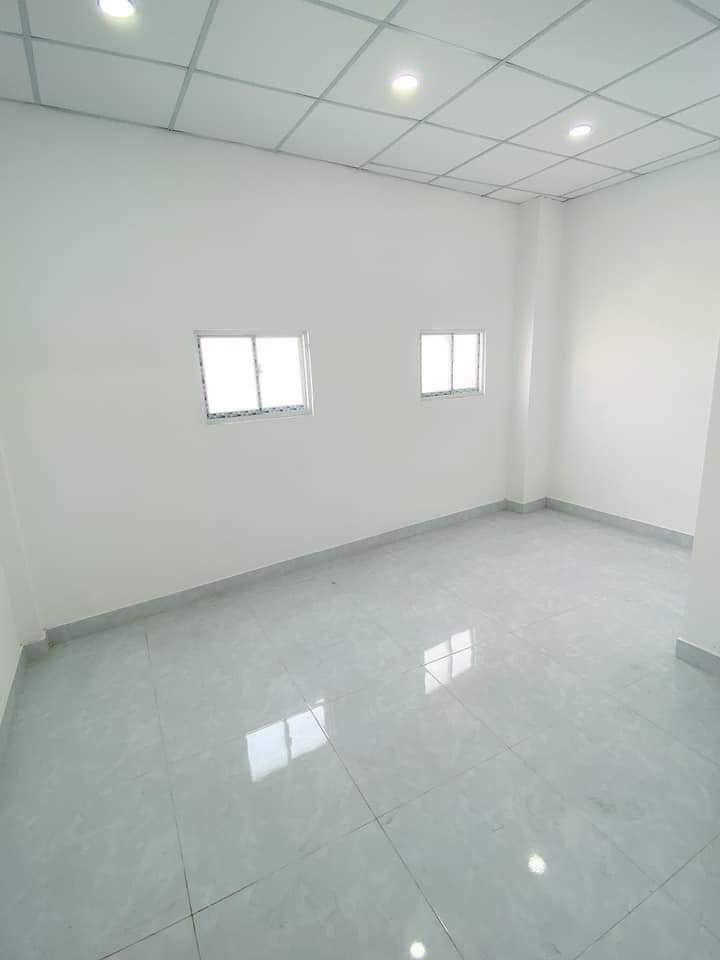 BÁN NHÀ: Tôn Đản quận 4 DT 60m2 ngang 3 dài 19 3,7 tỷ gần đường lớn ,chợ, trường học.
