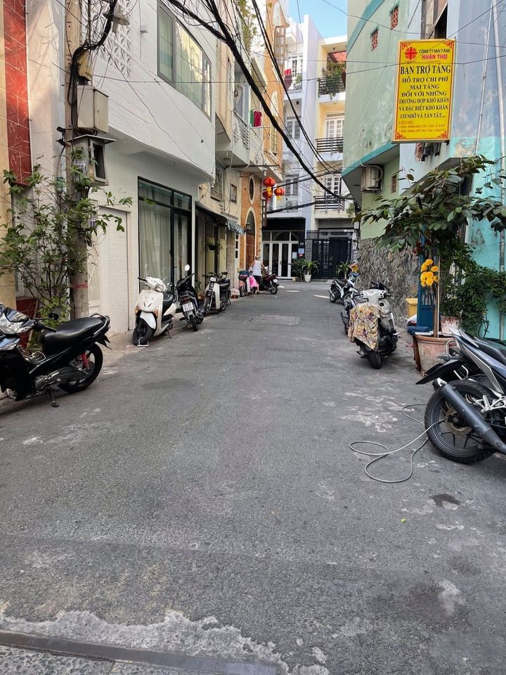 Chính chủ : bán nhà đường Trường Sa, Quận Phú nhuận , dt : 46m2 Nhà bán: DT 46m2(DTXD 138m2)